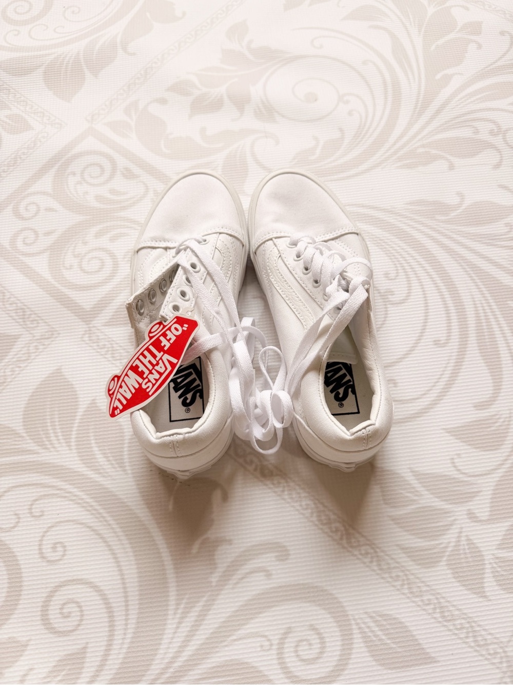 Vans White Canvas Low-Top Sneakers with Red Logo Tag - Picture 3 of 9